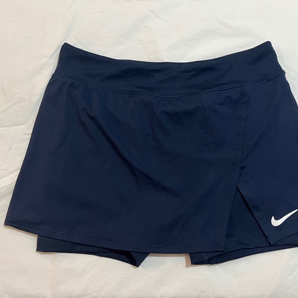 NWT Nike Dri-Fit Tennis Skort in Navy - Picture 2 of 8